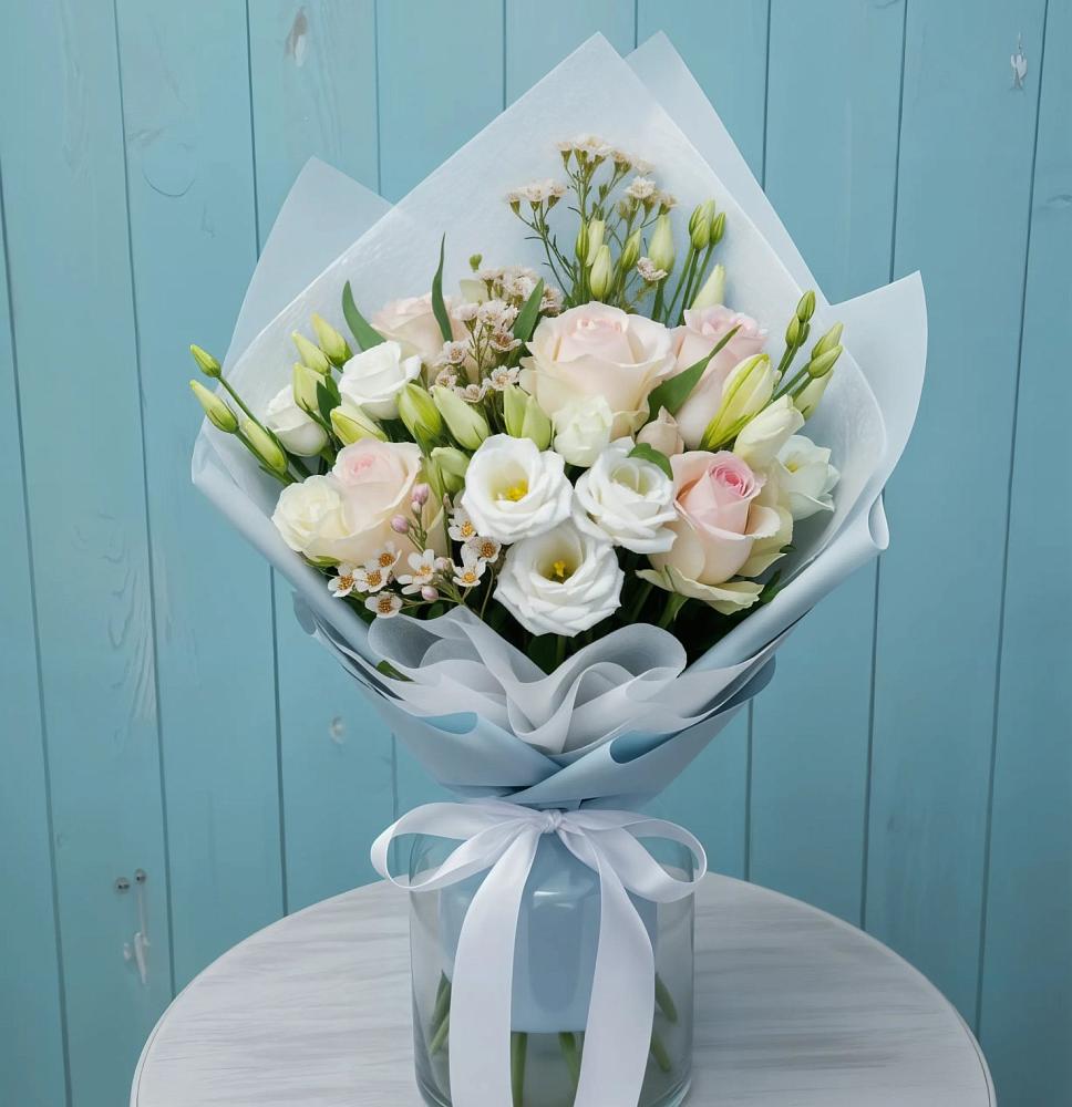 Букет цветов из: Розы и Лизиантусы в Татарке