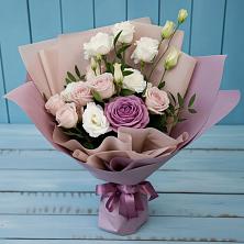 Букет цветов из:  Розы и Лизиантусы в Татарке