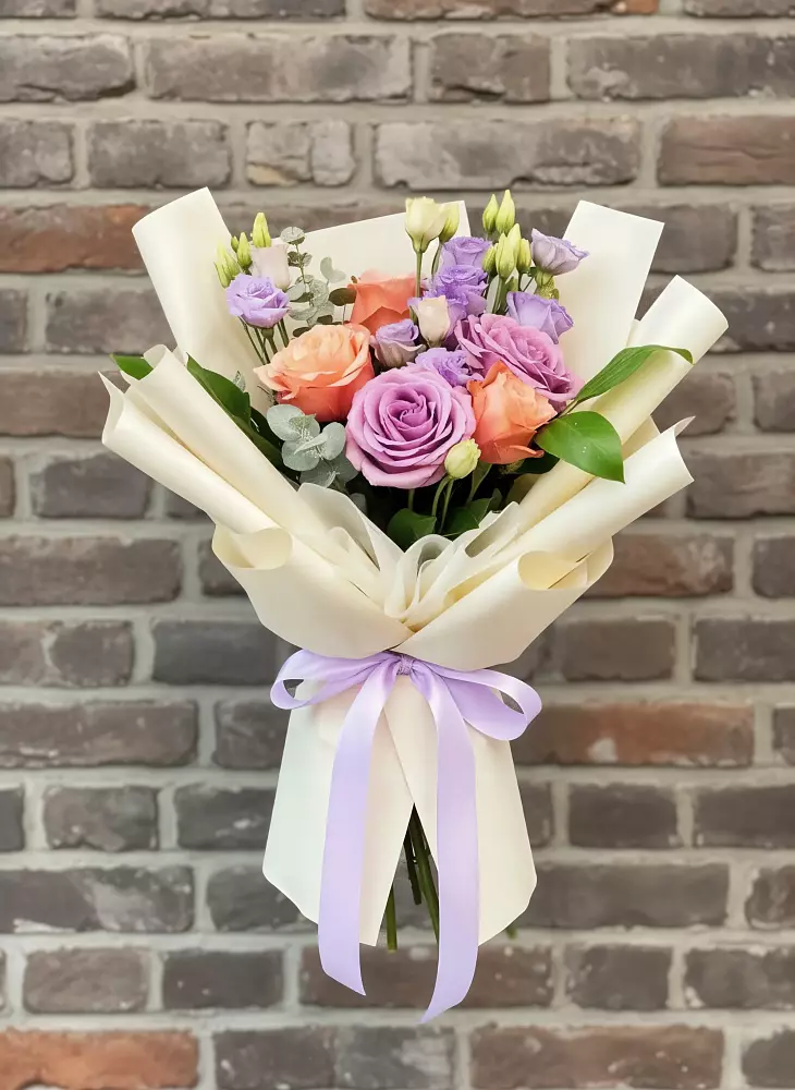 Букет цветов из: Лизиантусы и Розы в Татарке