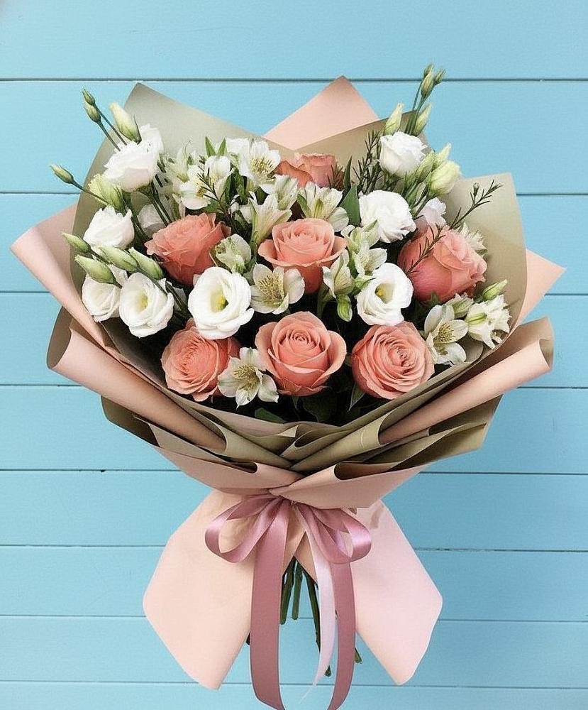 Букет цветов из: Розы, Альстромерии и Лизиантусы в Татарке