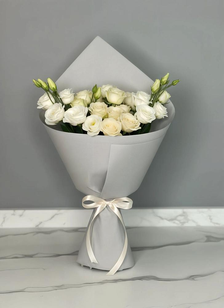 Букет цветов из: Розы и Лизиантусы в Татарке