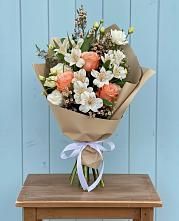 Букет цветов из:  Альстромерии, Лизиантусы, Розы и Хризантемы #REPLACE_PRED# Татарке