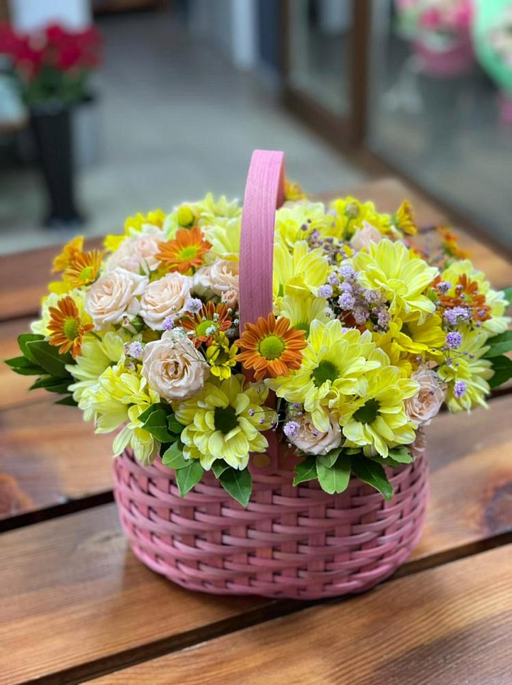 Цветочная композиция из Хризантемы и Розы в корзине в Татарке