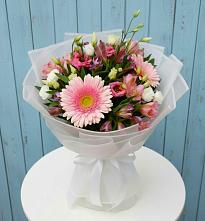 Букет цветов из:  Герберы, Альстромерии и Лизиантусы #REPLACE_PRED# Татарке
