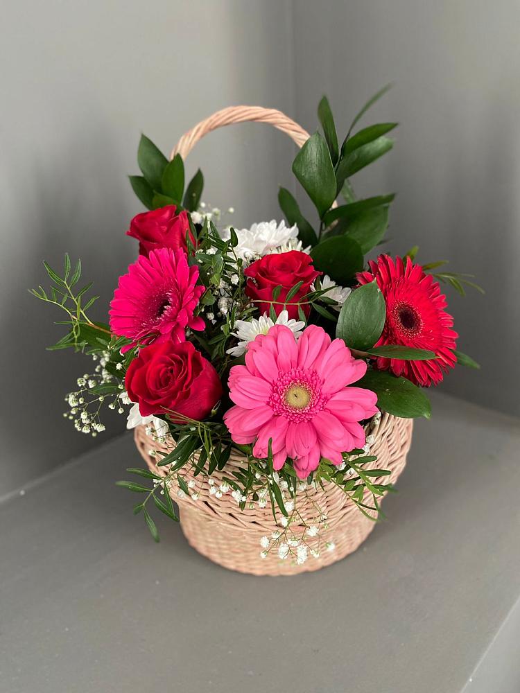 Цветочная композиция из Розы, Хризантемы и Герберы в корзине в Татарке