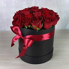 Цветочная композиция из Розы в шляпной коробке в Татарке