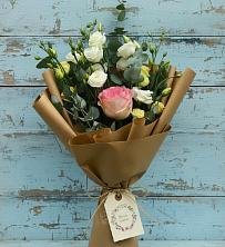 Букет цветов из:  Розы и Лизиантусы в Татарке