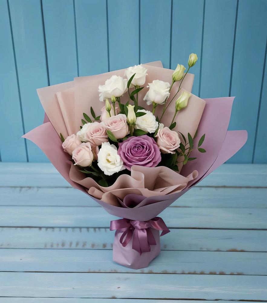 Букет цветов из: Розы и Лизиантусы в Татарке